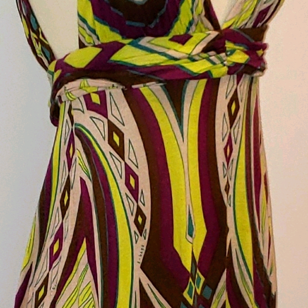 Dress - Picture 8 of 9